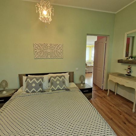 Boutigue City House With Terrace And Garden Free Parking รีกา ภายนอก รูปภาพ